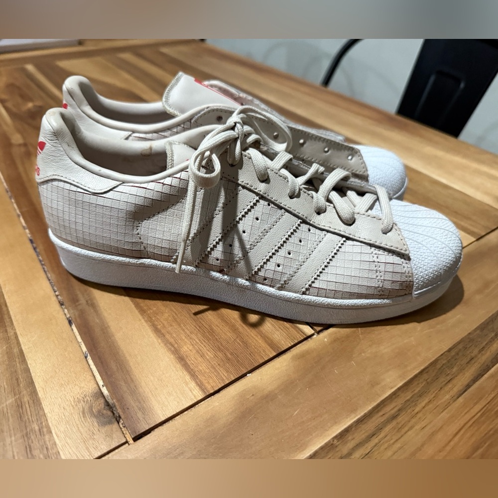 Adidas sneakers sz 7